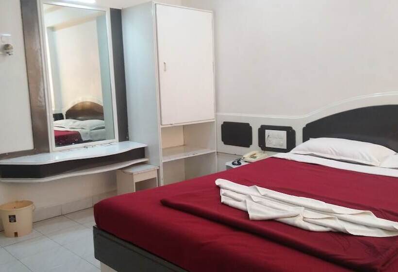 בית מלון כפרי Radhika Palace