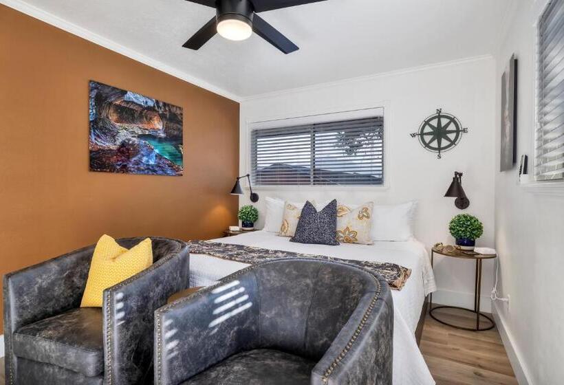 فندق Red Rock Inn Cottages