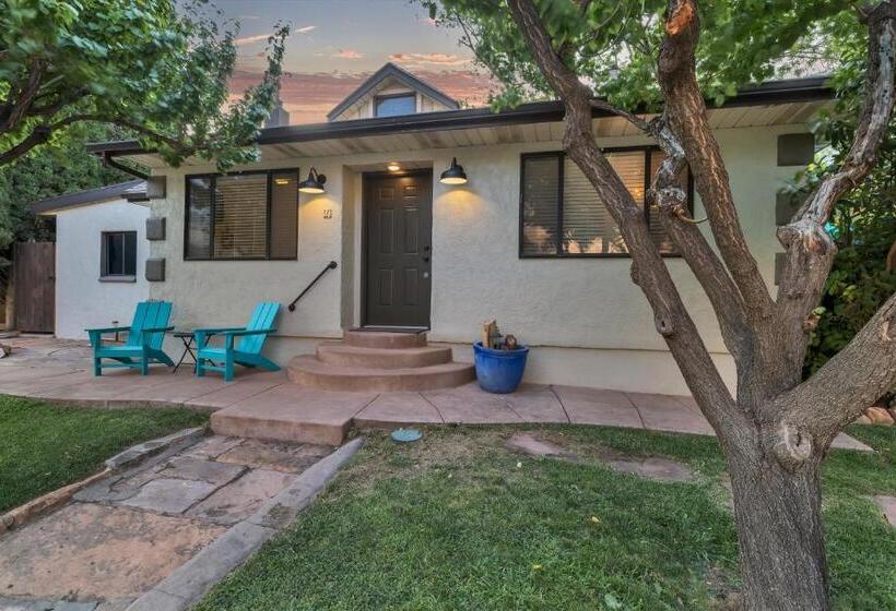 فندق Red Rock Inn Cottages