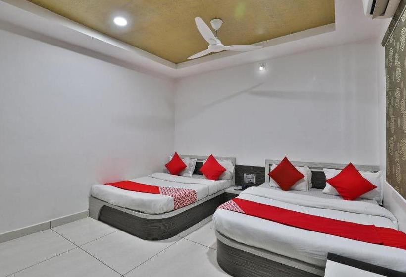 Отель Relax Inn