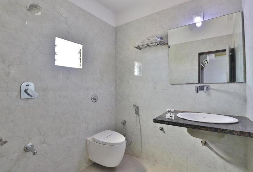 Отель Relax Inn