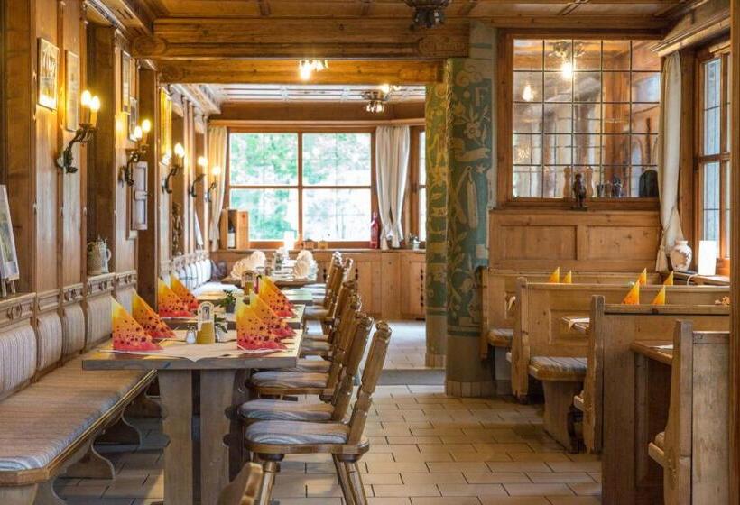 Отель Schmied Von Kochel