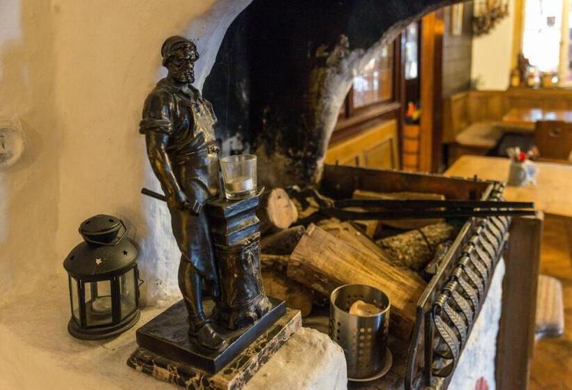 Отель Schmied Von Kochel