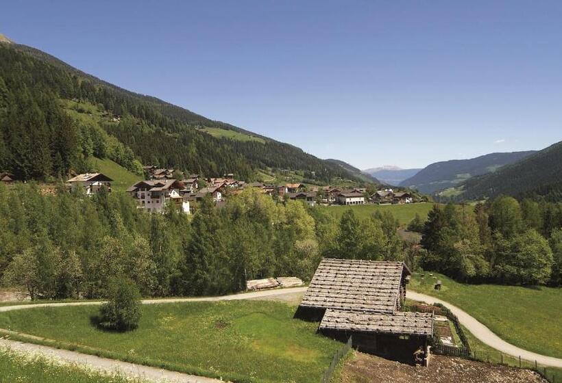 בית מלון כפרי Seerast