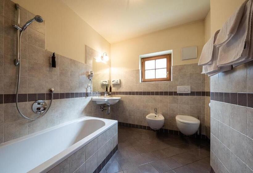 בית מלון כפרי Seerast