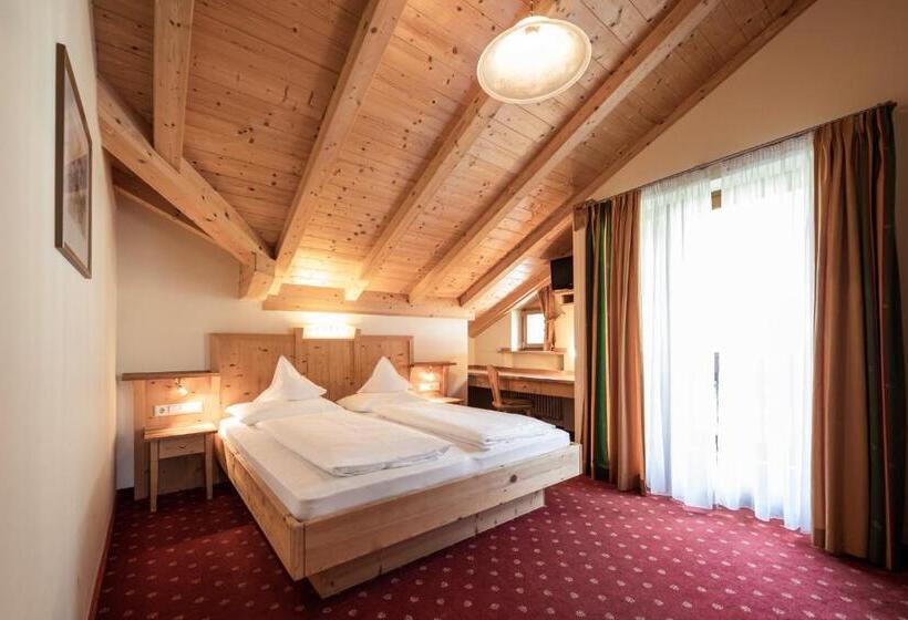 בית מלון כפרי Seerast