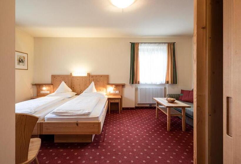 בית מלון כפרי Seerast