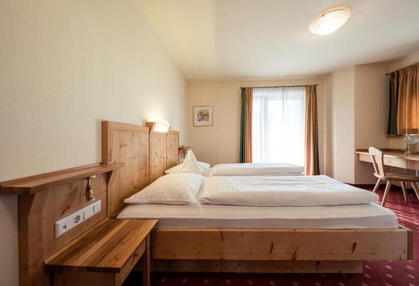 בית מלון כפרי Seerast