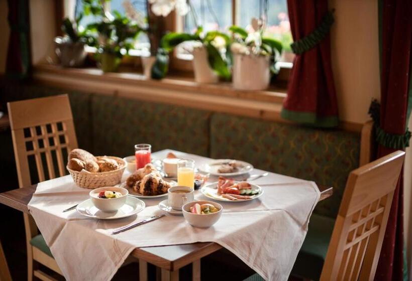 בית מלון כפרי Seerast