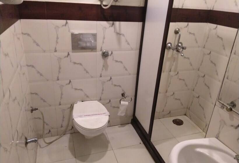 Отель Shagun Residency