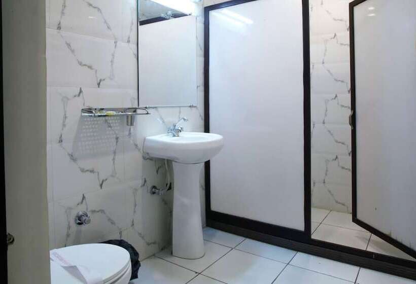 Отель Shagun Residency