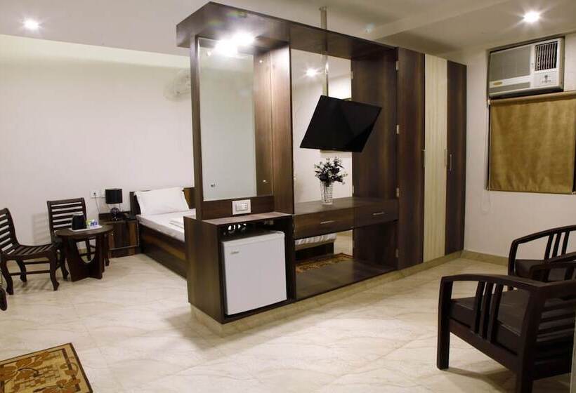 Отель Shagun Residency