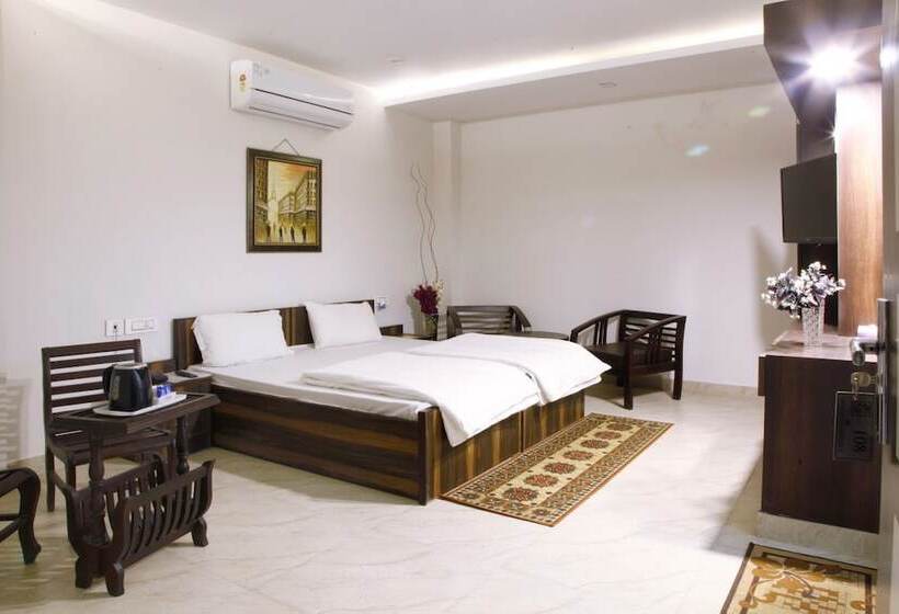 Отель Shagun Residency