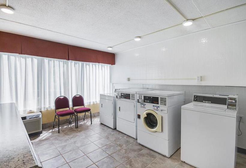 فندق Suburban Extended Stay