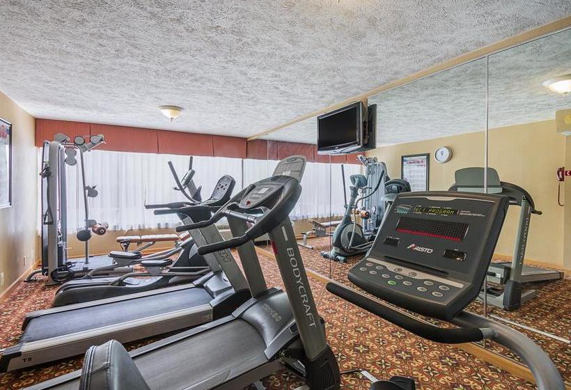 فندق Suburban Extended Stay