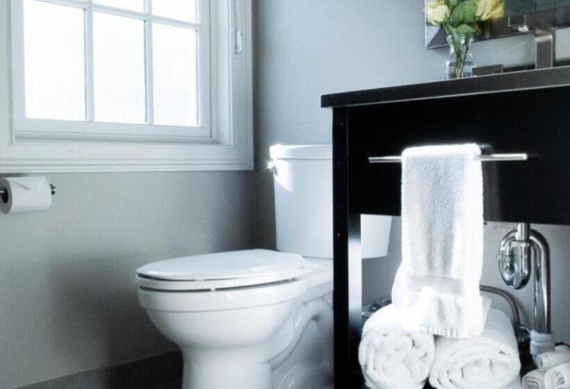 בית מלון כפרי The Railroad Inn