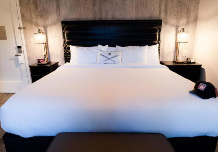 בית מלון כפרי The Railroad Inn