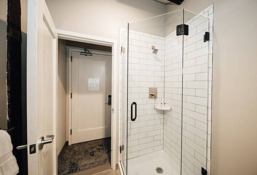 בית מלון כפרי The Railroad Inn