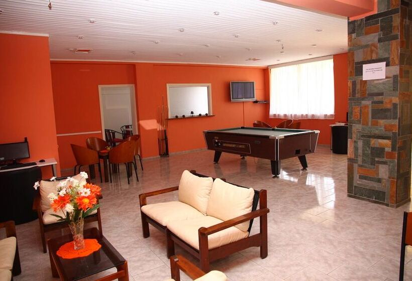 ホテル Triton Garden