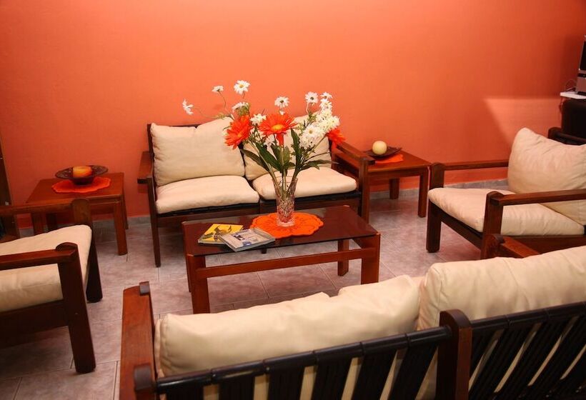 ホテル Triton Garden