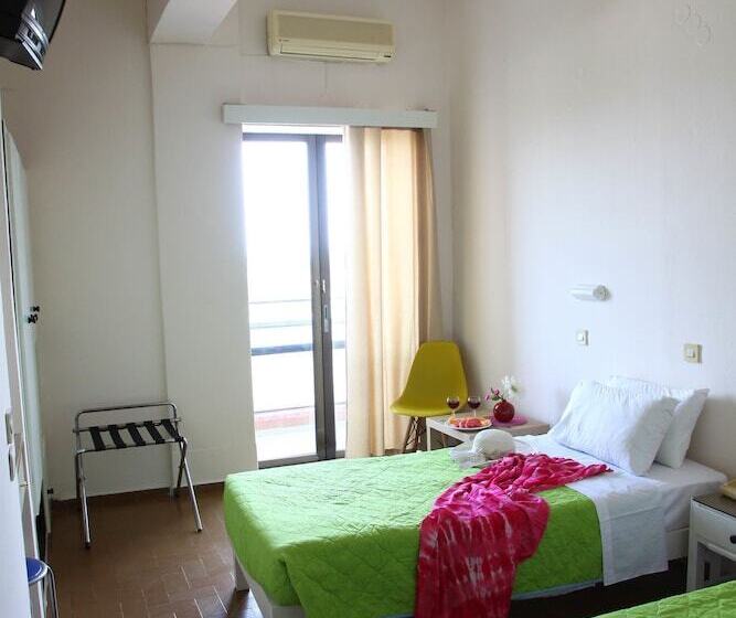 ホテル Triton Garden