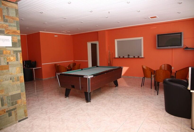 ホテル Triton Garden