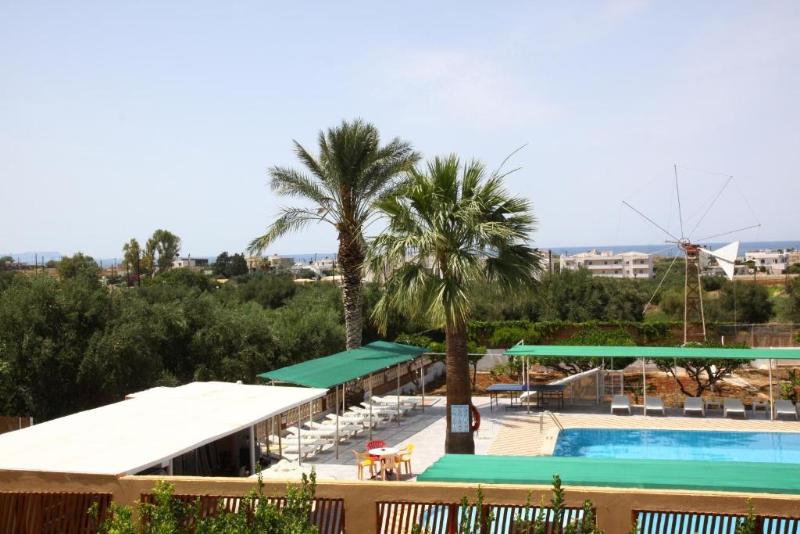 ホテル Triton Garden