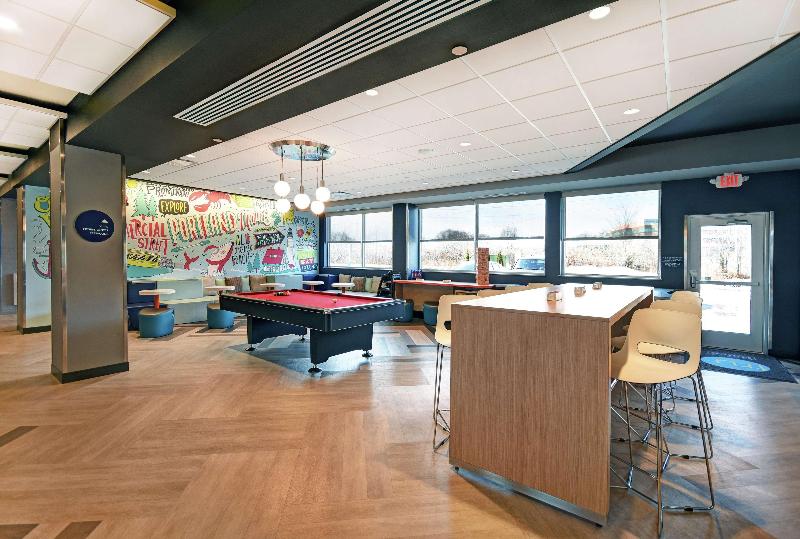 Отель Tru By Hilton Portland Airport Area