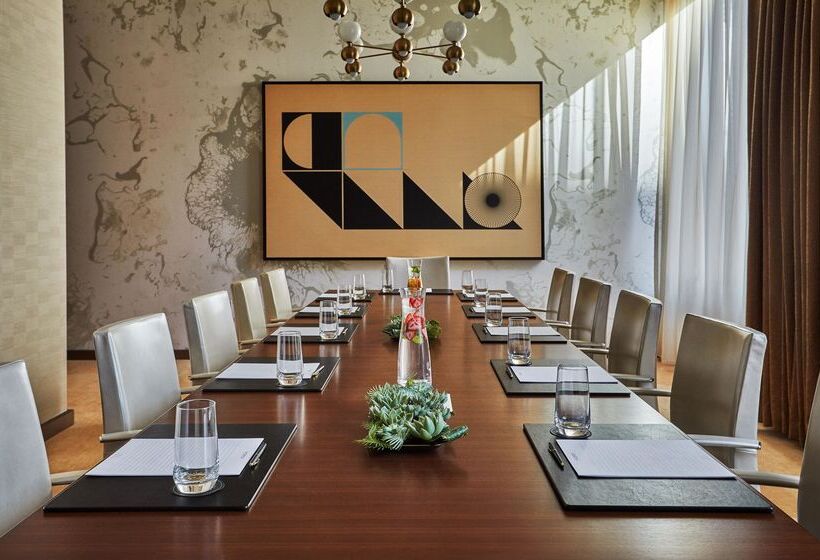 هتل Viceroy Chicago