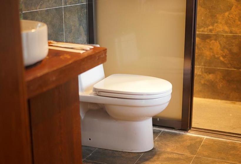 فندق Yonsamity Inn Lugu Lake