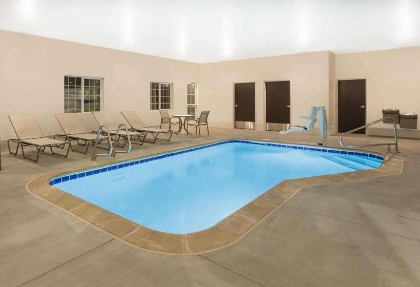 Microtel Inn & Suites By Wyndham Springville