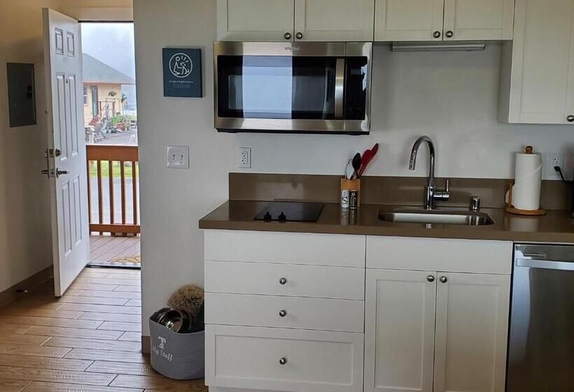 Moonstone Beach Motel