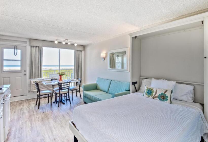 汽车旅馆  Armada By The Sea