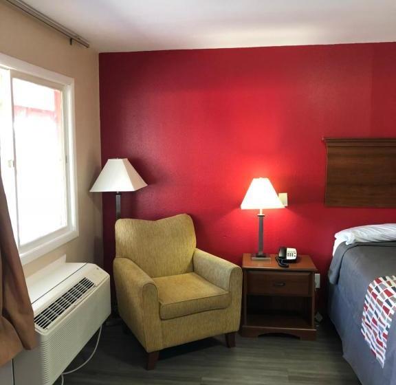 فندق على الطريق Florence Inn And Suites