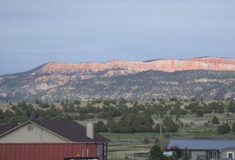 فندق على الطريق Galaxy Of Harley Bikers Between Bryce And Zion