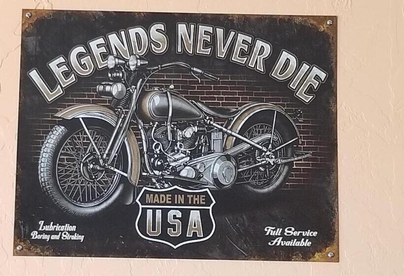 فندق على الطريق Galaxy Of Harley Bikers Between Bryce And Zion