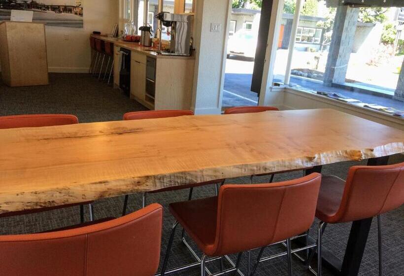 فندق على الطريق Heliotrope