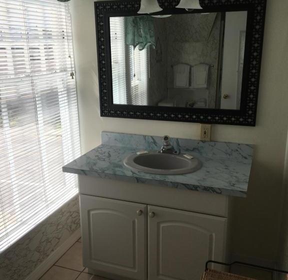 מוטל Imperial Waters