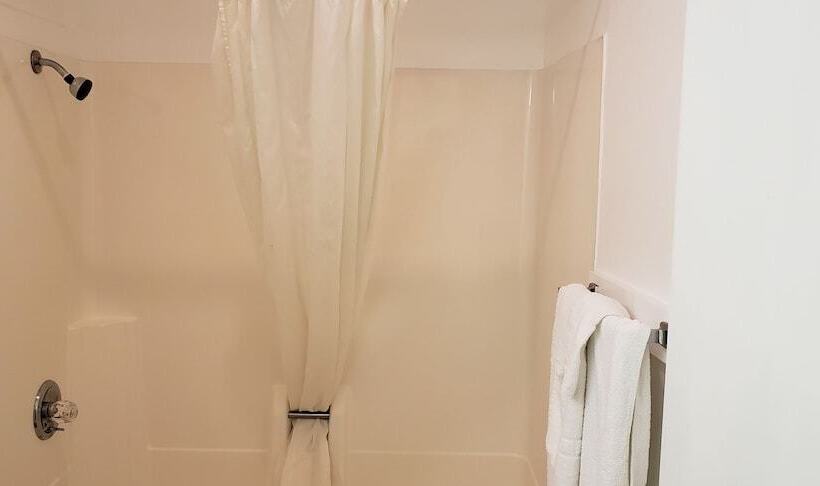 فندق على الطريق Pacific Inn