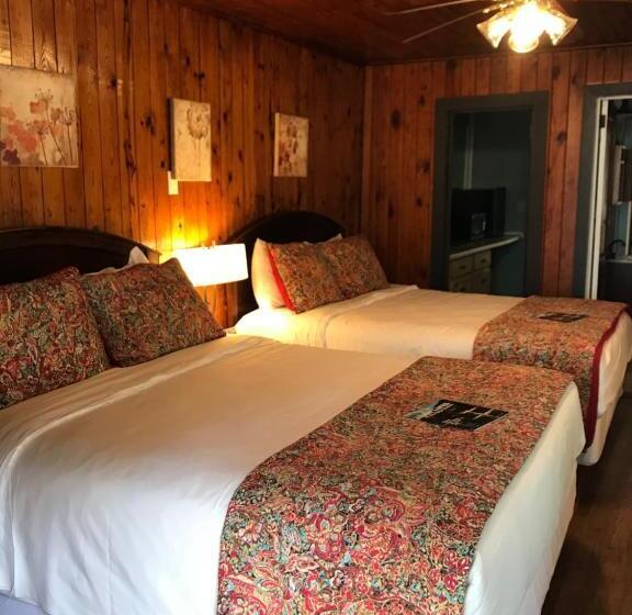 모텔 The Riverside Lodge At Chimney Rock