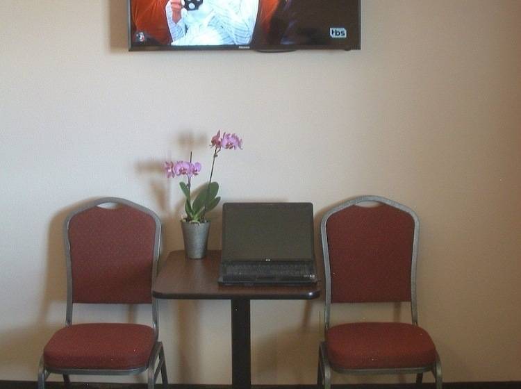 فندق على الطريق The Sunset Inn