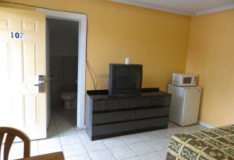 Мотель Travel Inn & Suites