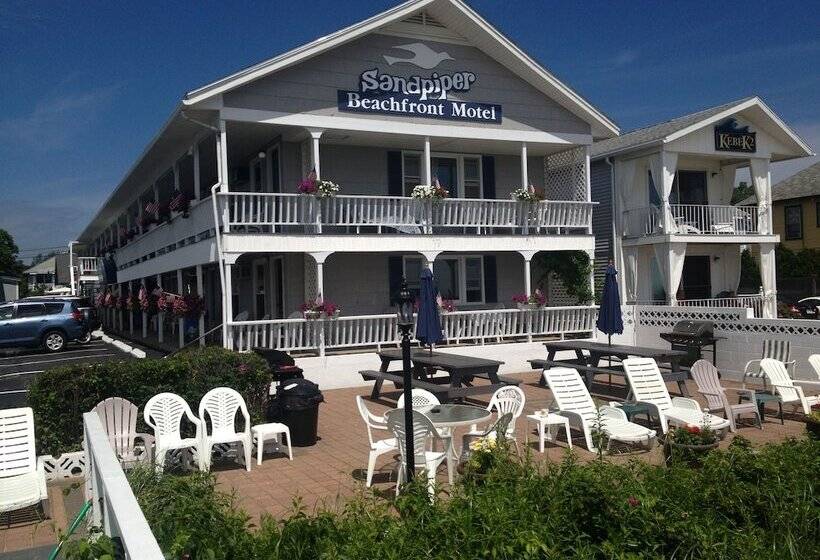 Sandpiper Beachfront Motel