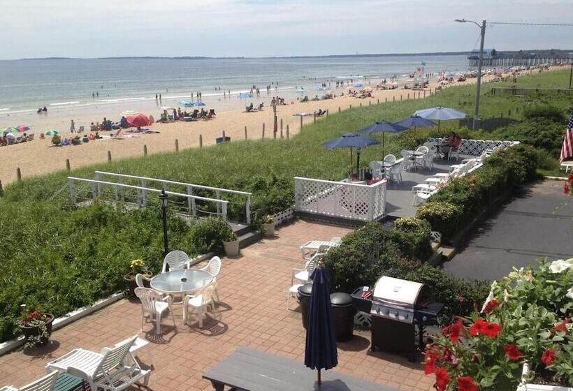 Sandpiper Beachfront Motel