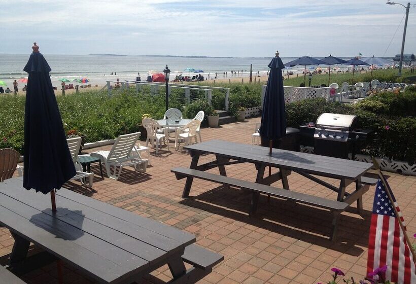 Sandpiper Beachfront Motel