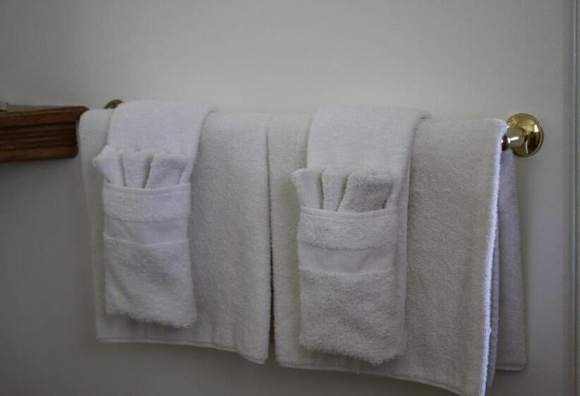 Sleep For Less Motel