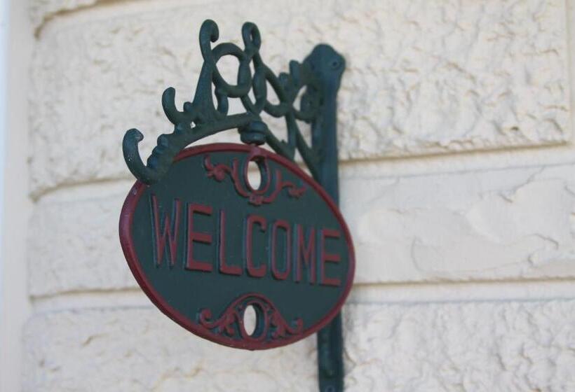 Sleep For Less Motel