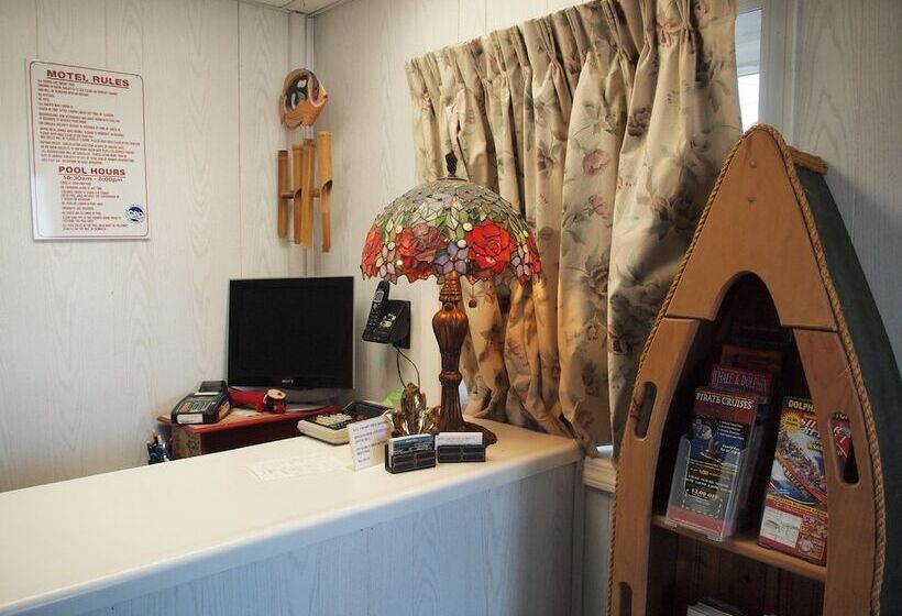 Suitcase Motel & Travel