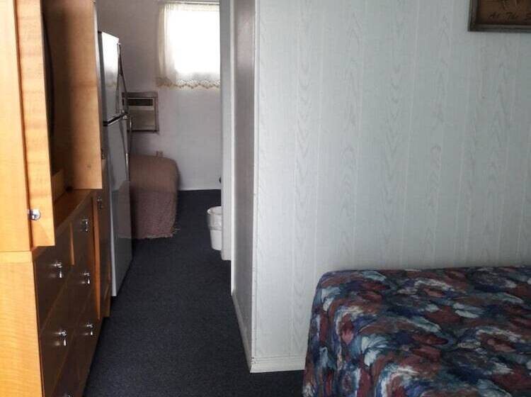 Suitcase Motel & Travel