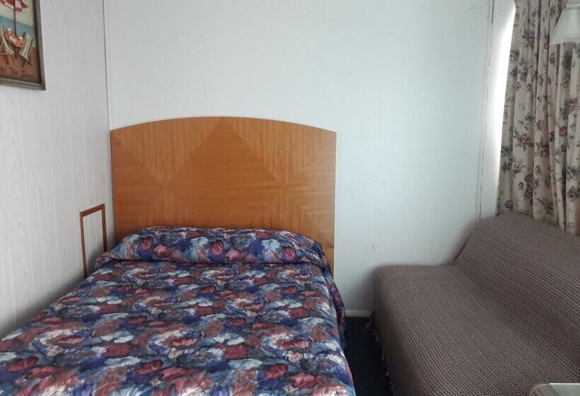 Suitcase Motel & Travel